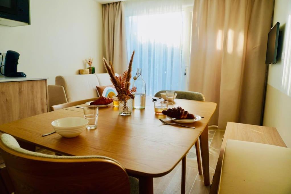Le Bel Iris - Acces Direct Plage Apartment Chatelaillon-Plage Bagian luar foto