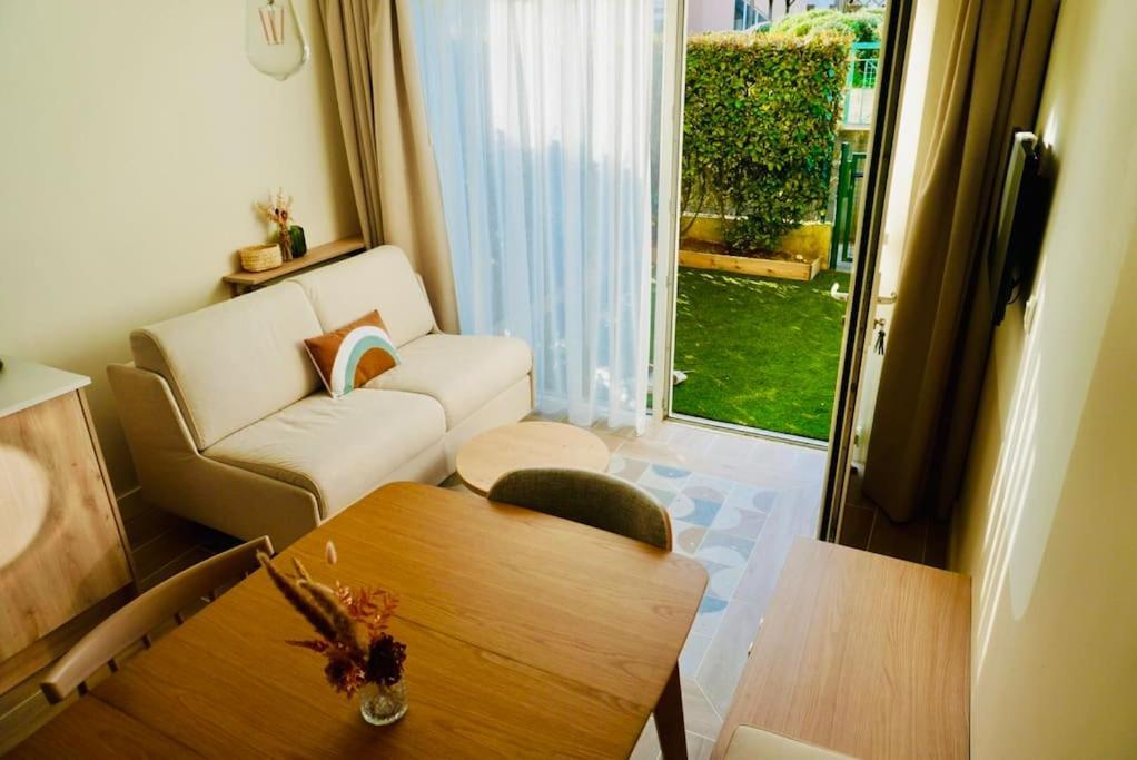 Le Bel Iris - Acces Direct Plage Apartment Chatelaillon-Plage Bagian luar foto